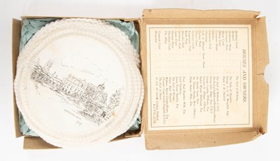 Lot 652 - A set of dessert doilies