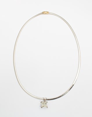 Lot 234 - An impressive diamond solitaire necklace
