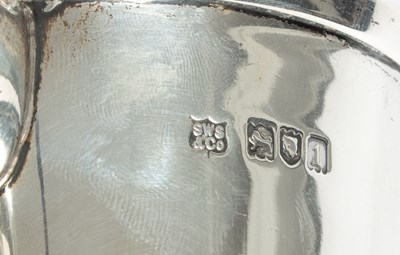 Lot 62 - An Edwardian silver pint mug