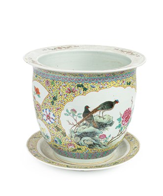 Lot 520 - A Chinese famille rose jardinière