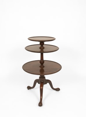 Lot 585 - A George III mahogany three-tier dumb waiter