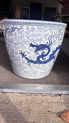 Lot 214 - A rare and large Chinese blue and white jardinière
