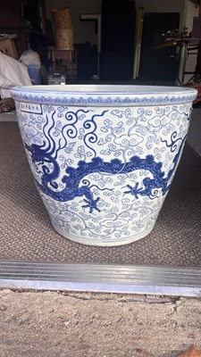 Lot 214 - A rare and large Chinese blue and white jardinière