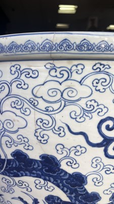 Lot 214 - A rare and large Chinese blue and white jardinière
