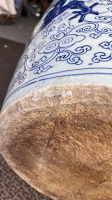 Lot 214 - A rare and large Chinese blue and white jardinière