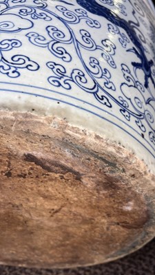 Lot 214 - A rare and large Chinese blue and white jardinière