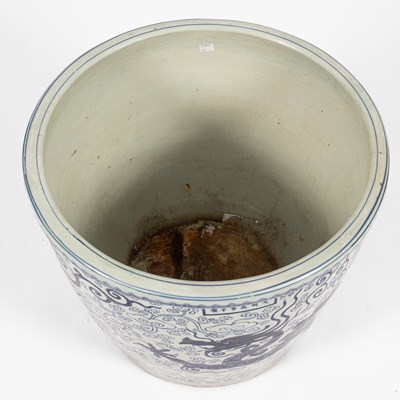 Lot 214 - A rare and large Chinese blue and white jardinière