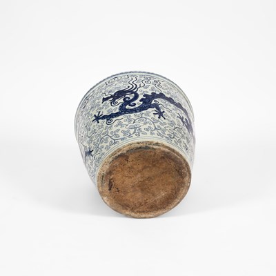 Lot 214 - A rare and large Chinese blue and white jardinière
