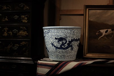 Lot 214 - A rare and large Chinese blue and white jardinière