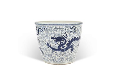 Lot 575 - A rare and large Chinese blue and white jardinière