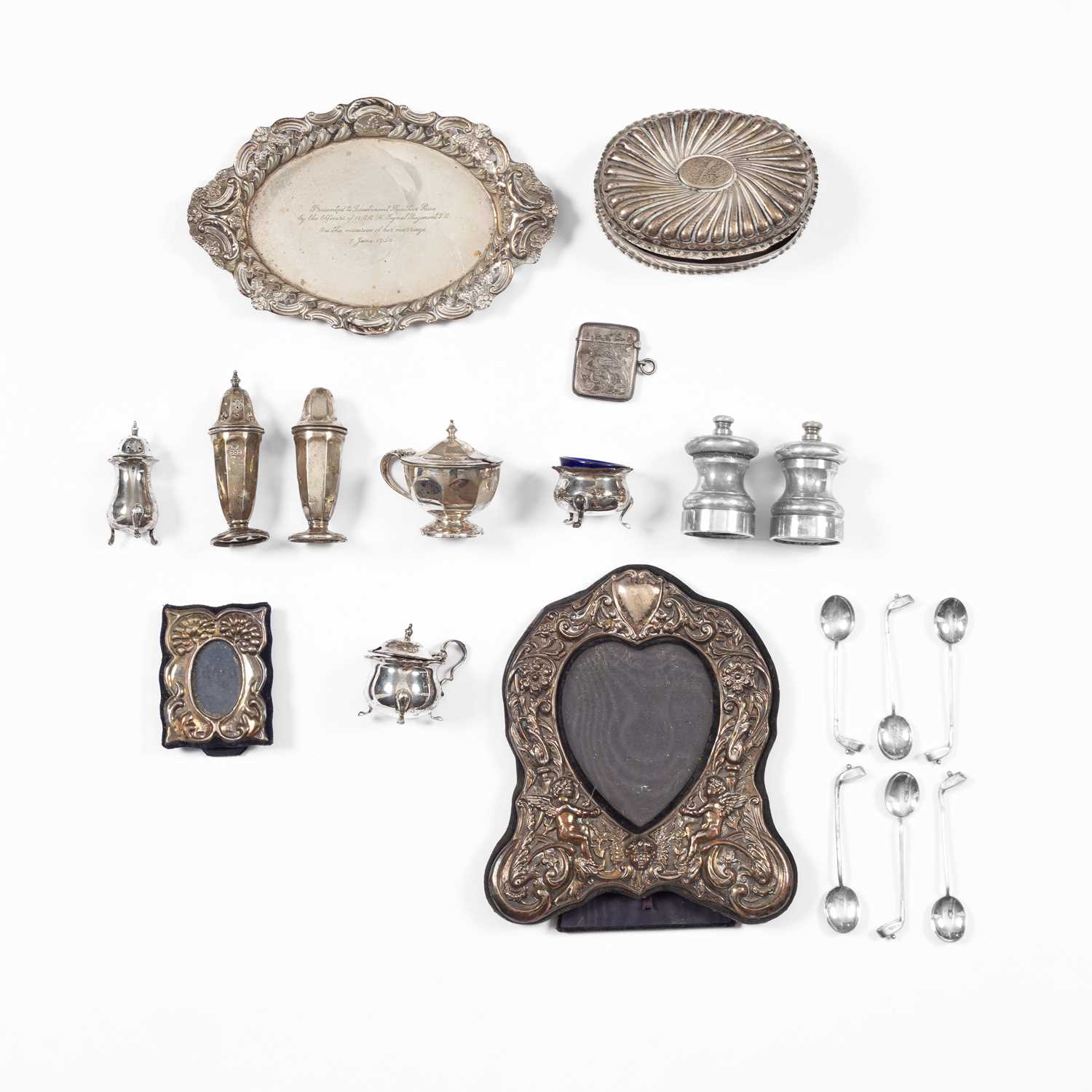 Lot 38 - A quantity of silver