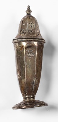 Lot 38 - A quantity of silver