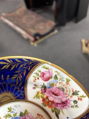 Lot 527 - A set of twelve English porcelain dessert plates