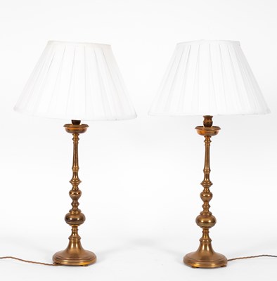 Lot 328 - A pair of Grafton table lamps