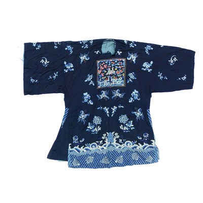 Lot 652 - A Chinese blue silk embroidered robe