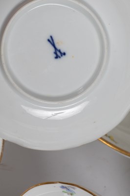 Lot 529 - A Meissen part dinner service