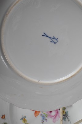 Lot 529 - A Meissen part dinner service
