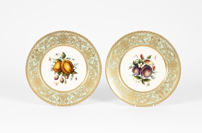Lot 70 - A pair of Royal Worcester cabinet plates
