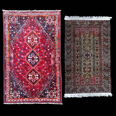 Lot 726 - A small Shiraz carpet