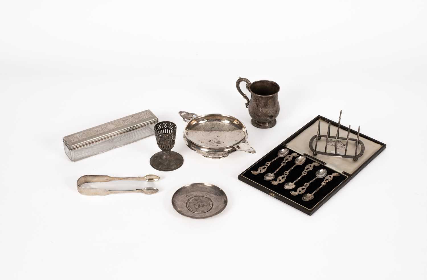 Lot 48 - A quantity of silver