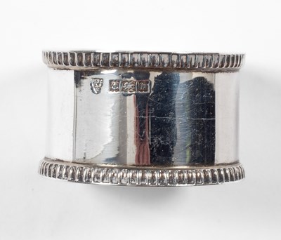Lot 45 - A small quantity of silver