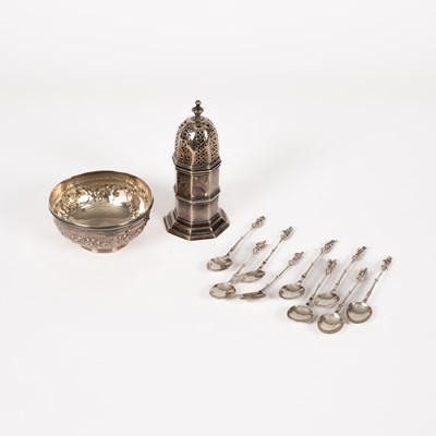 Lot 62 - A Victorian silver sugar bowl