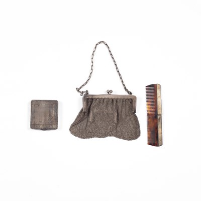 Lot 83 - A Continental silver mesh evening purse