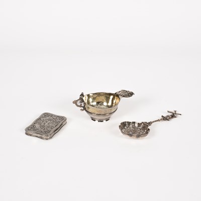 Lot 95 - Three pieces of Continental white metal