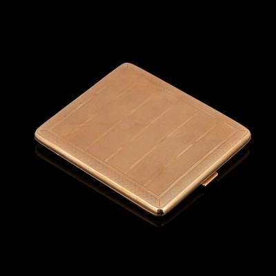 Lot 190 - A 9ct gold cigarette case