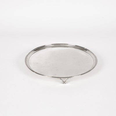Lot 7 - A George III silver salver