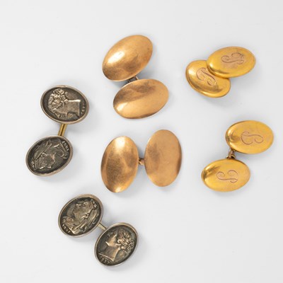 Lot 134 - A pair of 9ct yellow gold oval cufflinks