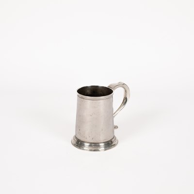 Lot 19 - A George III provincial silver mug
