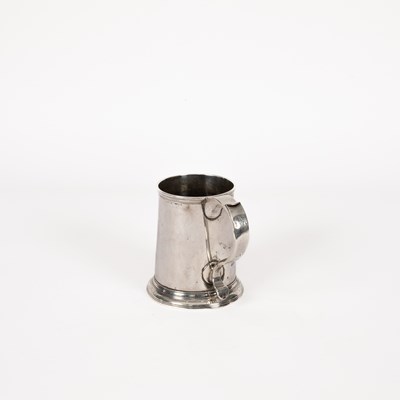 Lot 19 - A George III provincial silver mug