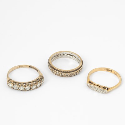 Lot 163 - An early 20th Century diamond five stone ring