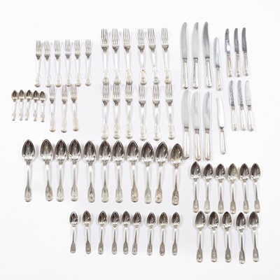 Lot 85 - A German 750 standard silver part table service