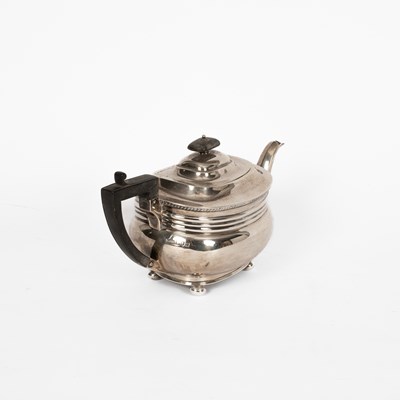 Lot 54 - A silver teapot
