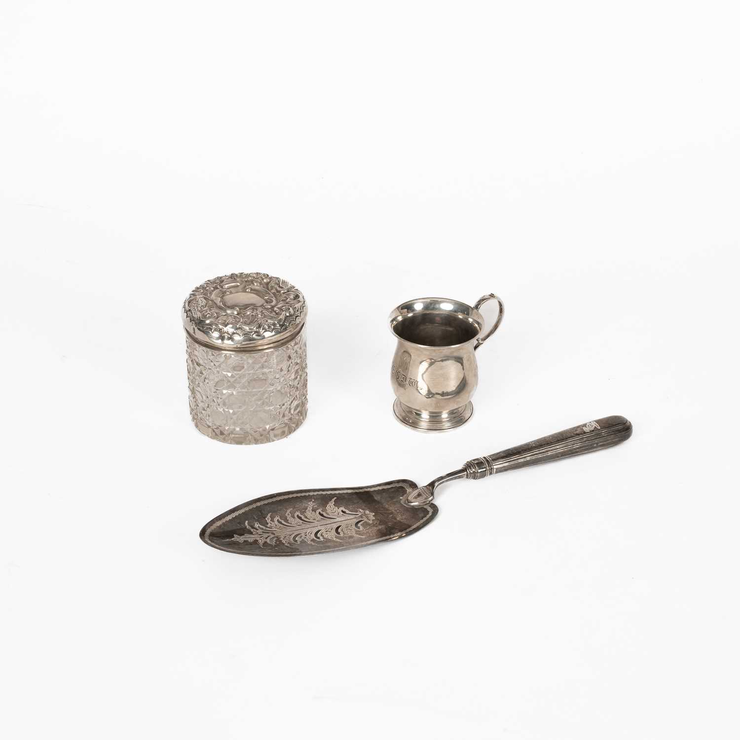 Lot 39 - A George III silver fish slice