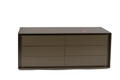 Lot 48 - A contemporary chest of drawers