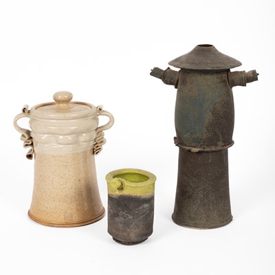 Lot 432 - A stoneware vessel