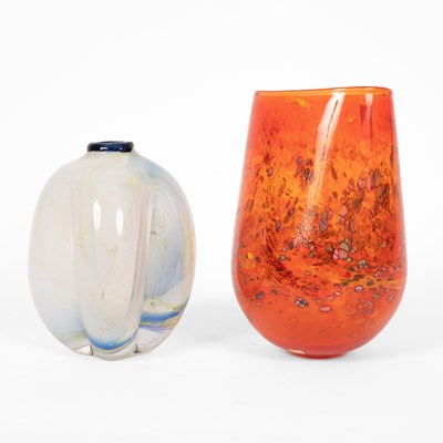 Lot 476 - An art glass vase