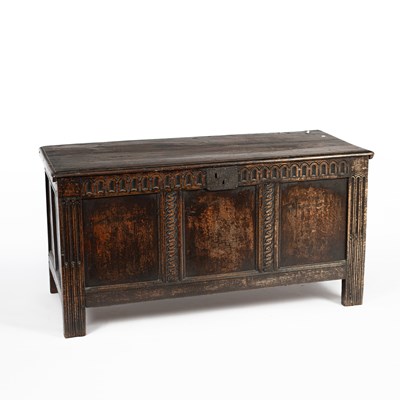 Lot 904 - A 17th Century style oak chest