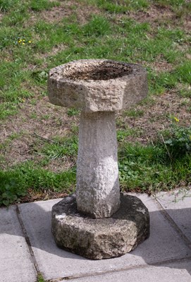 Lot 834 - A reconstituted stone bird bath