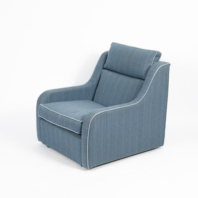 Lot 806 - A modern upholstered armchair