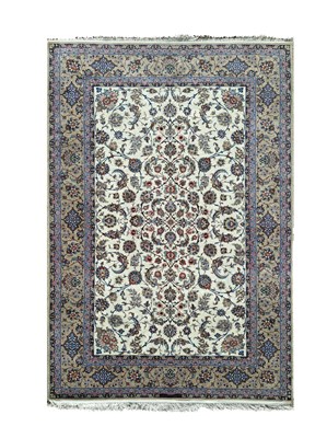 Lot 994 - An Isfahan carpet