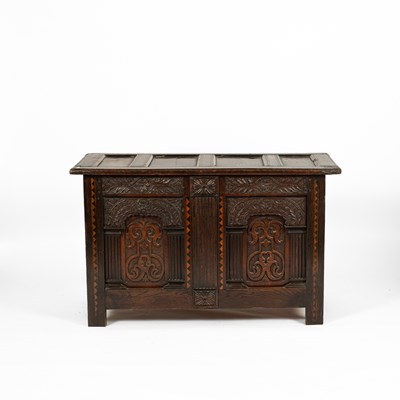 Lot 851 - A 17th Century oak coffer