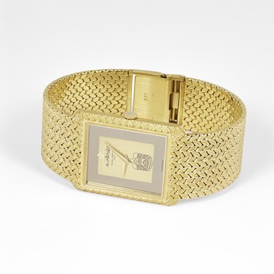 Lot 257 - An 18ct gold Baume & Mercier wristwatch
