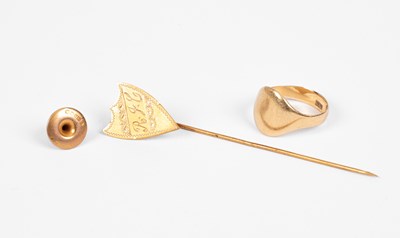 Lot 170 - A group of yellow metal jewellery