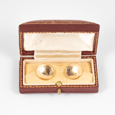 Lot 160 - A pair of 9ct yellow gold studs