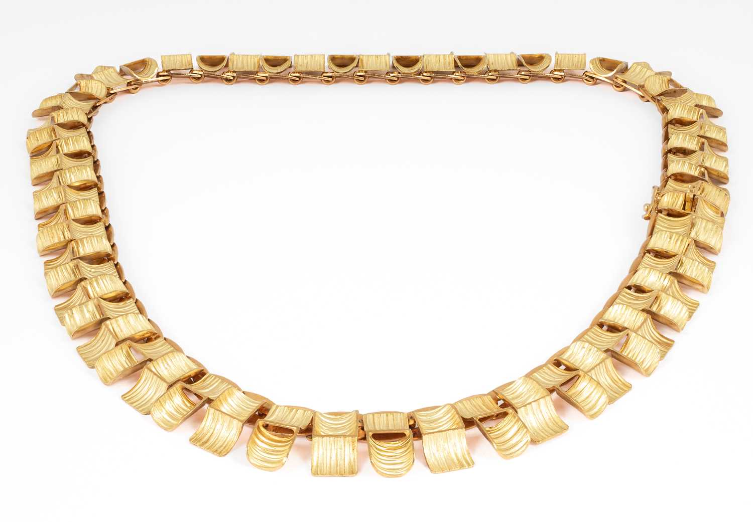 Lot 166 - An 18ct yellow gold necklace