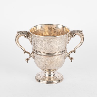 Lot 109 - An Irish silver two-handled silver cup